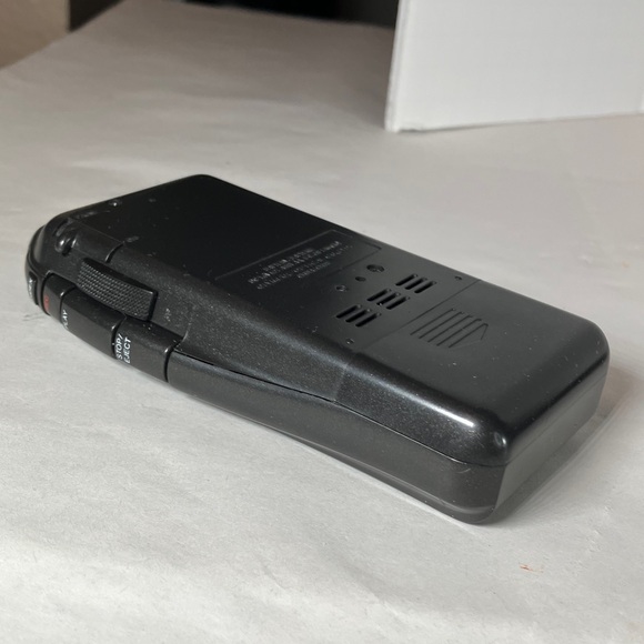 Olympus Pearlcorder 5924 Microcassette Recorder - Picture 4 of 11